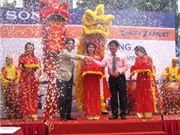 Bóng đá anh, ngoại hạng anh, lịch thi đấu euro 2012, Sony Center Thái Hà vừa ra mắt vừa tặng quà
